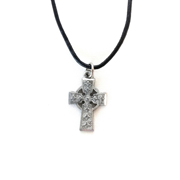 Celtic Cross Silver Pendant Necklace w Black Cord - Picture 1 of 2